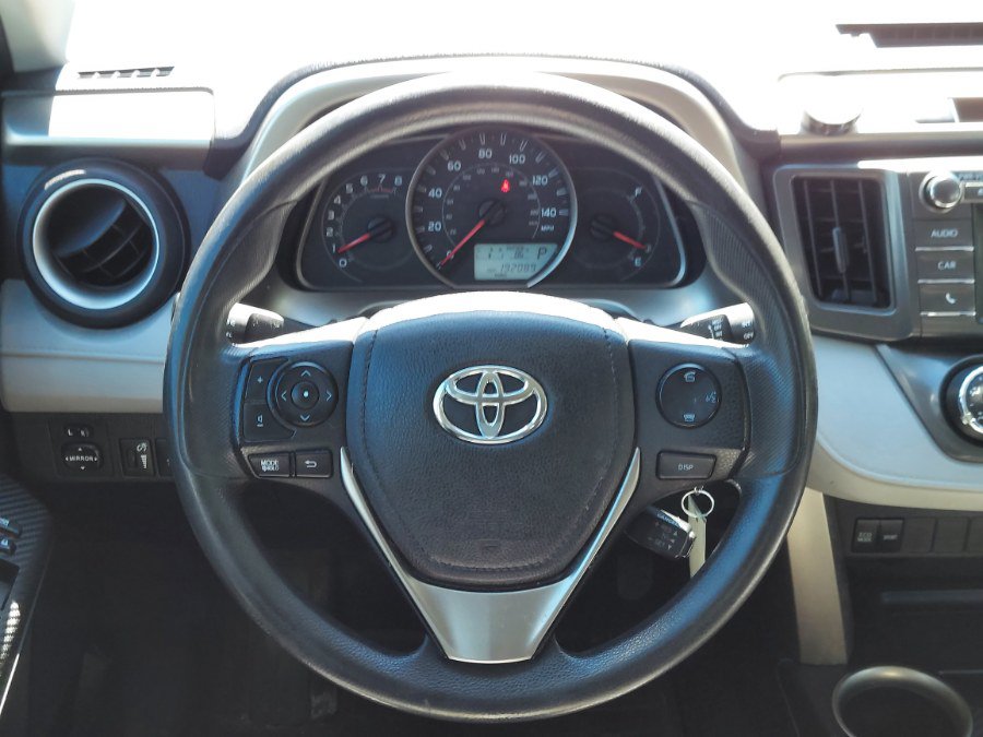 Used 2015 Toyota RAV4 LE AWD/4WD image 12
