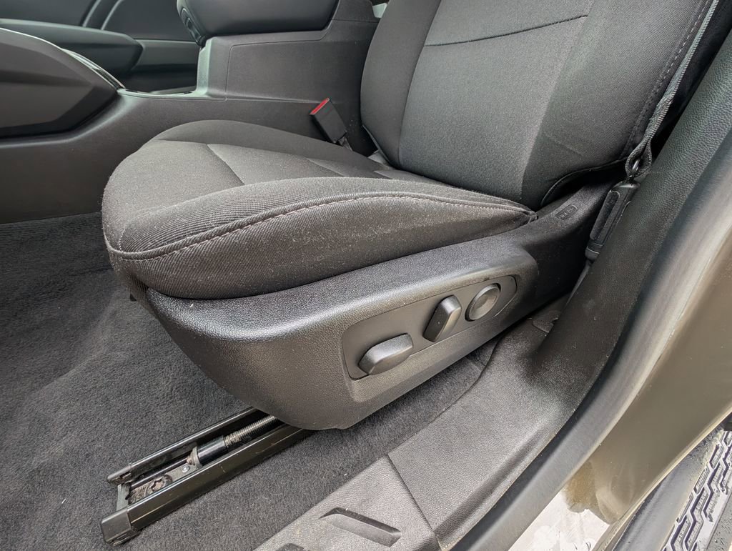 Used 2024 Chevrolet Colorado Trail Boss w/ Technology Package image 36