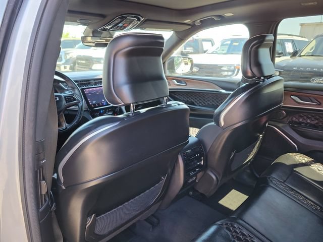 Used 2022 Jeep Grand Cherokee Summit AWD/4WD image 39