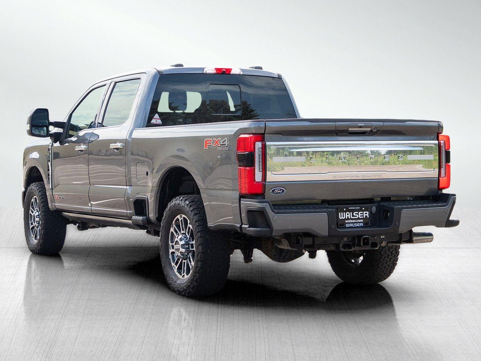 Used 2023 Ford F350 Limited w/ FX4 Off-Road Package AWD/4WD image 3