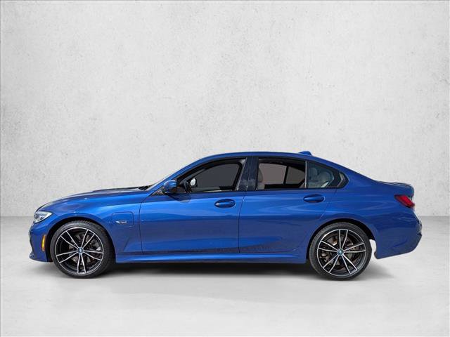 Used 2022 BMW 330e w/ M Sport Package RWD image 8