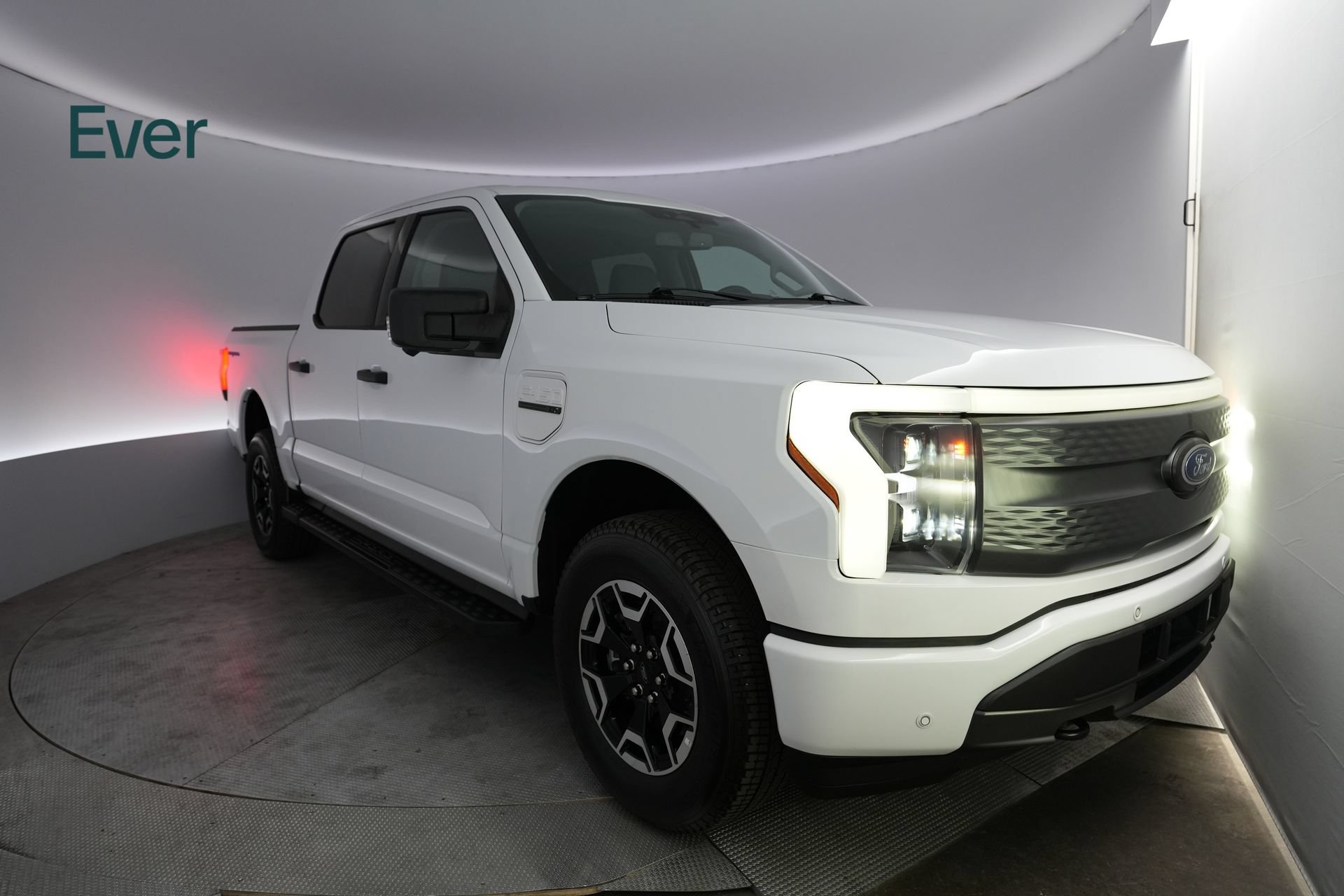 Used 2023 Ford F150 Lightning XLT AWD/4WD image 2