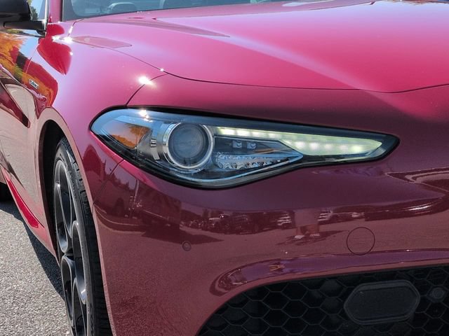 Used 2023 Alfa Romeo Giulia Veloce RWD image 9