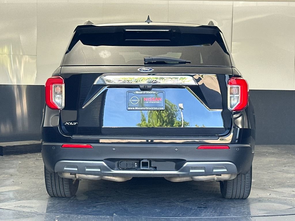 Used 2023 Ford Explorer XLT w/ Equipment Group 202A image 4