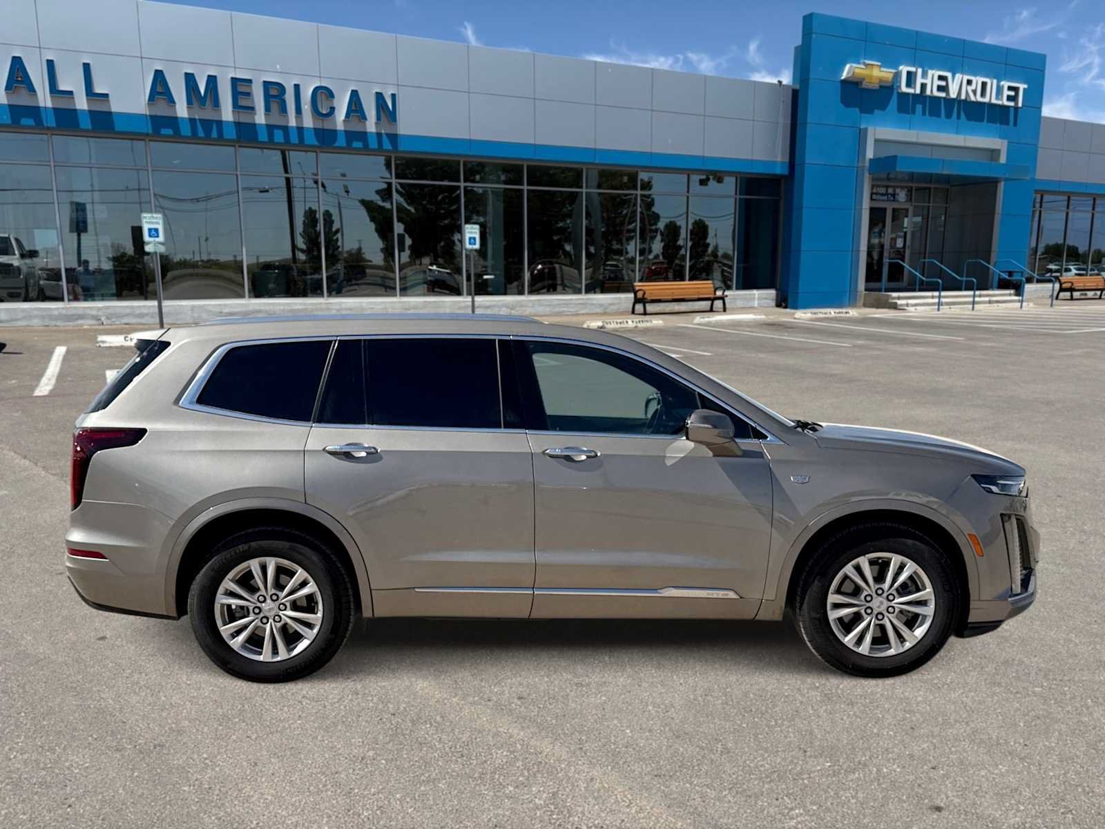 Used 2023 Cadillac XT6 Luxury FWD image 9