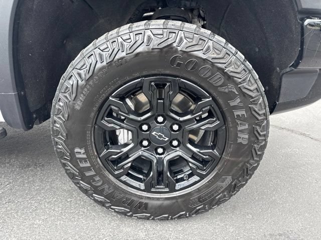 Used 2025 Chevrolet Silverado 1500 ZR2 w/ Technology Package AWD/4WD image 9