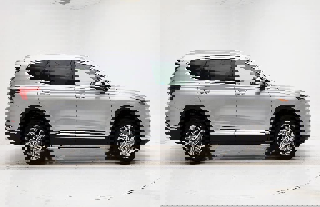 Used 2023 Hyundai Santa Fe SEL w/ Premium Package image 3