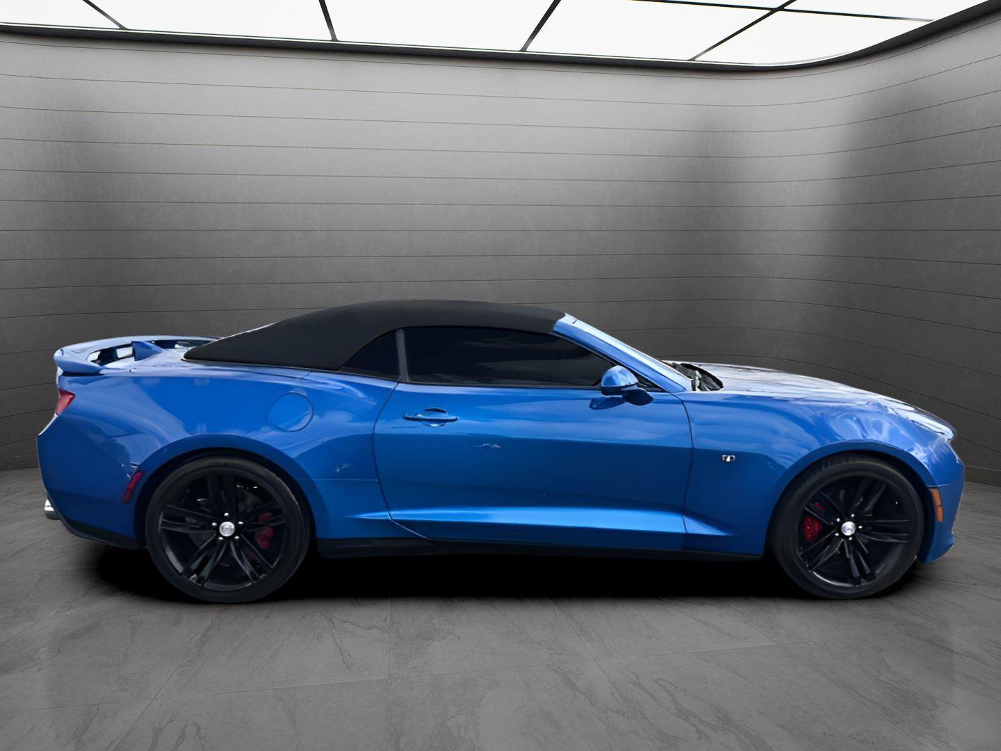 Used 2017 Chevrolet Camaro LT w/ RS Package image 6