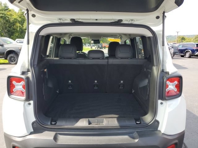 Used 2023 Jeep Renegade Trailhawk w/ Trailhawk Elite Group AWD/4WD image 10