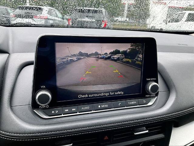 Certified 2025 Nissan Rogue SV AWD/4WD image 19