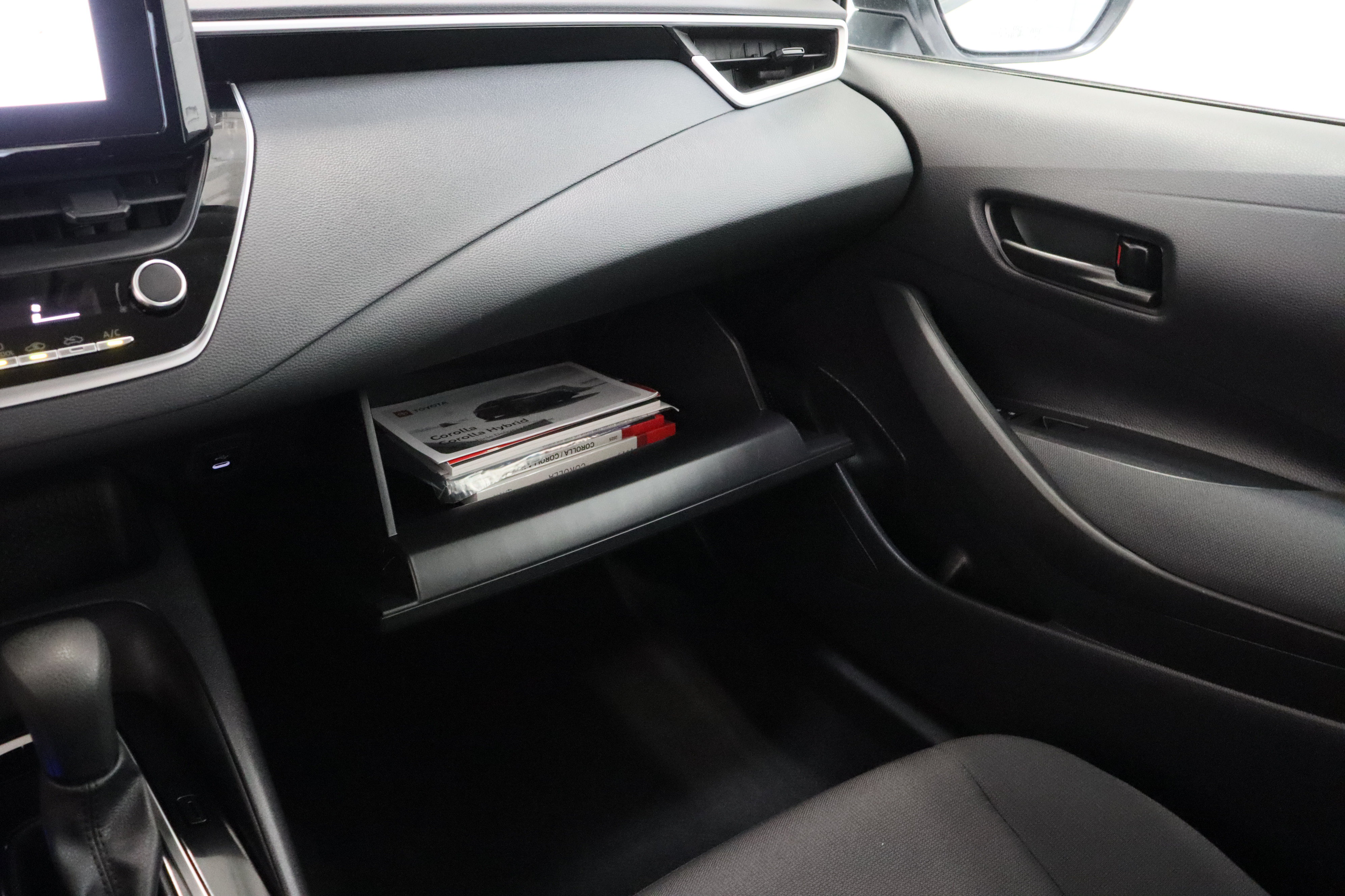 Used 2025 Toyota Corolla LE FWD image 20