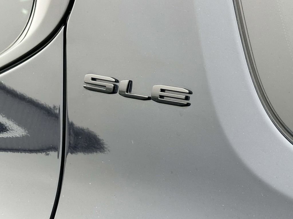 Certified 2021 GMC Acadia SLE w/ Driver Convenience Package image 13