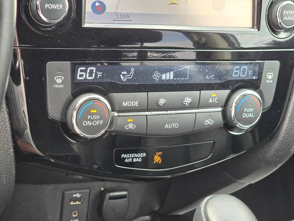 Used 2016 Nissan Rogue SL image 18