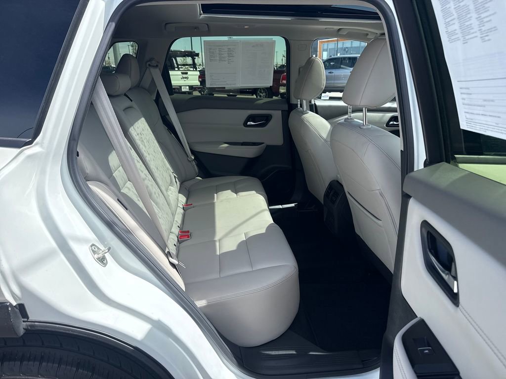 Used 2023 Nissan Rogue SL AWD/4WD image 27