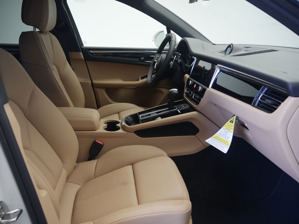New 2026 Porsche Macan AWD/4WD image 22