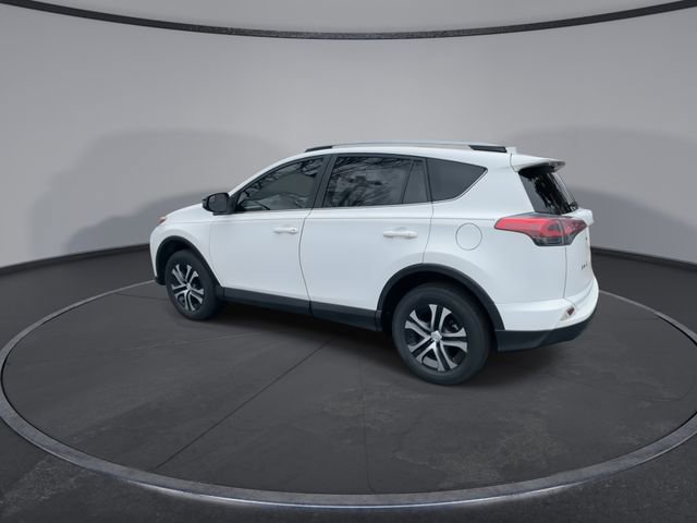 Used 2018 Toyota RAV4 LE image 10