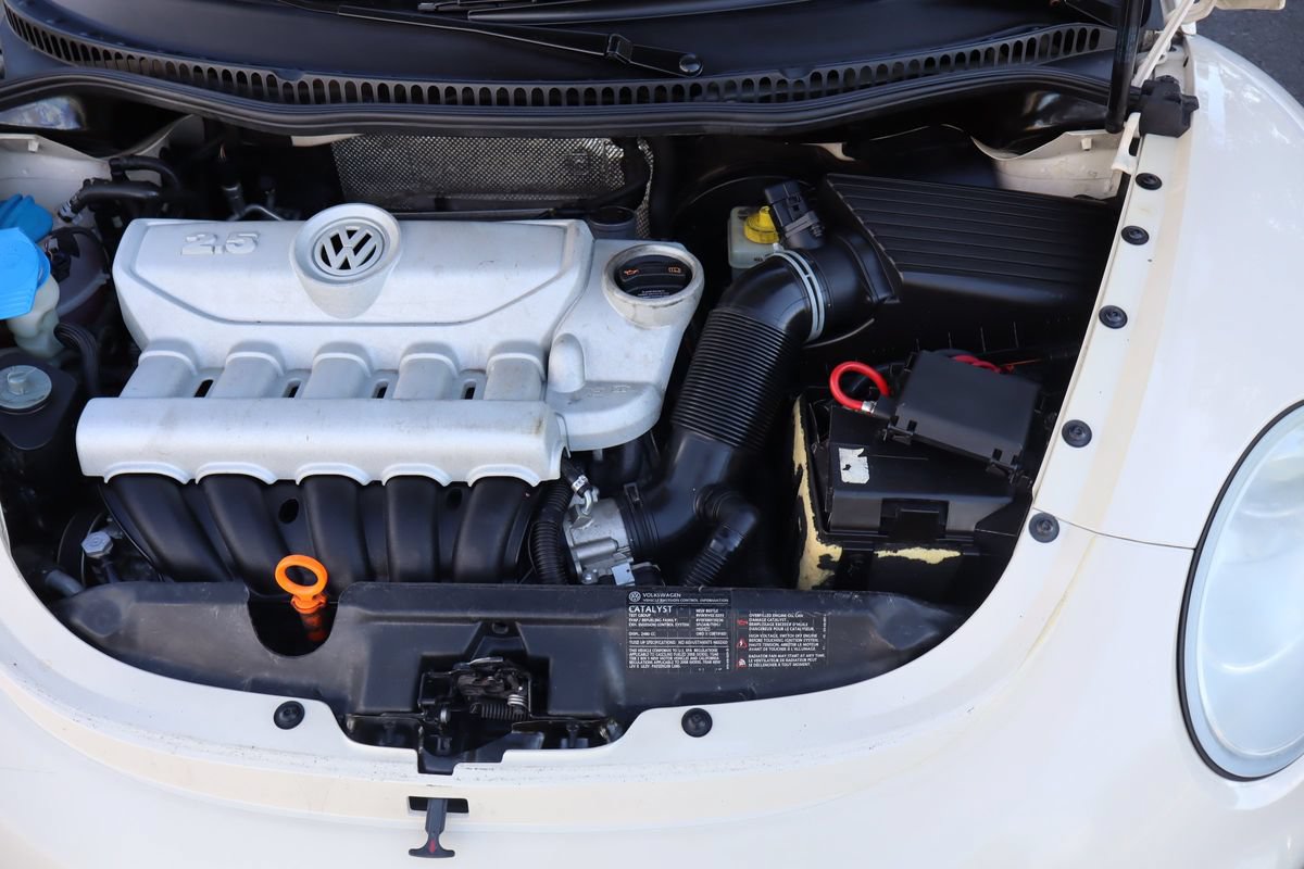 Used 2008 Volkswagen Beetle SE FWD image 46