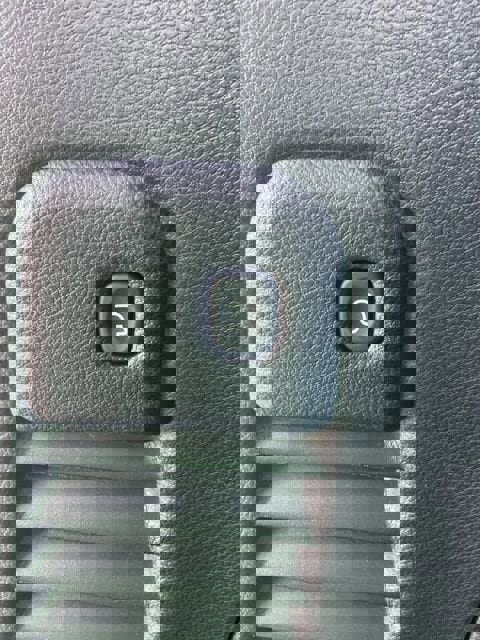 Used 2022 Jeep Grand Cherokee Laredo X image 9