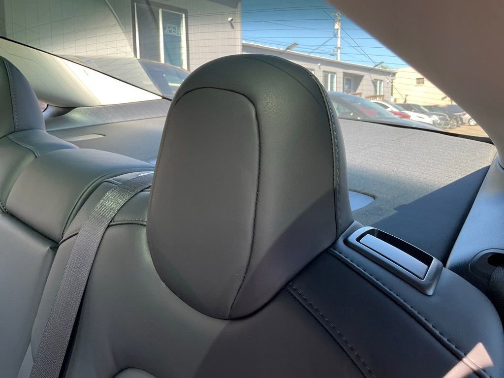 Used 2023 Tesla Model 3 Standard Range image 29