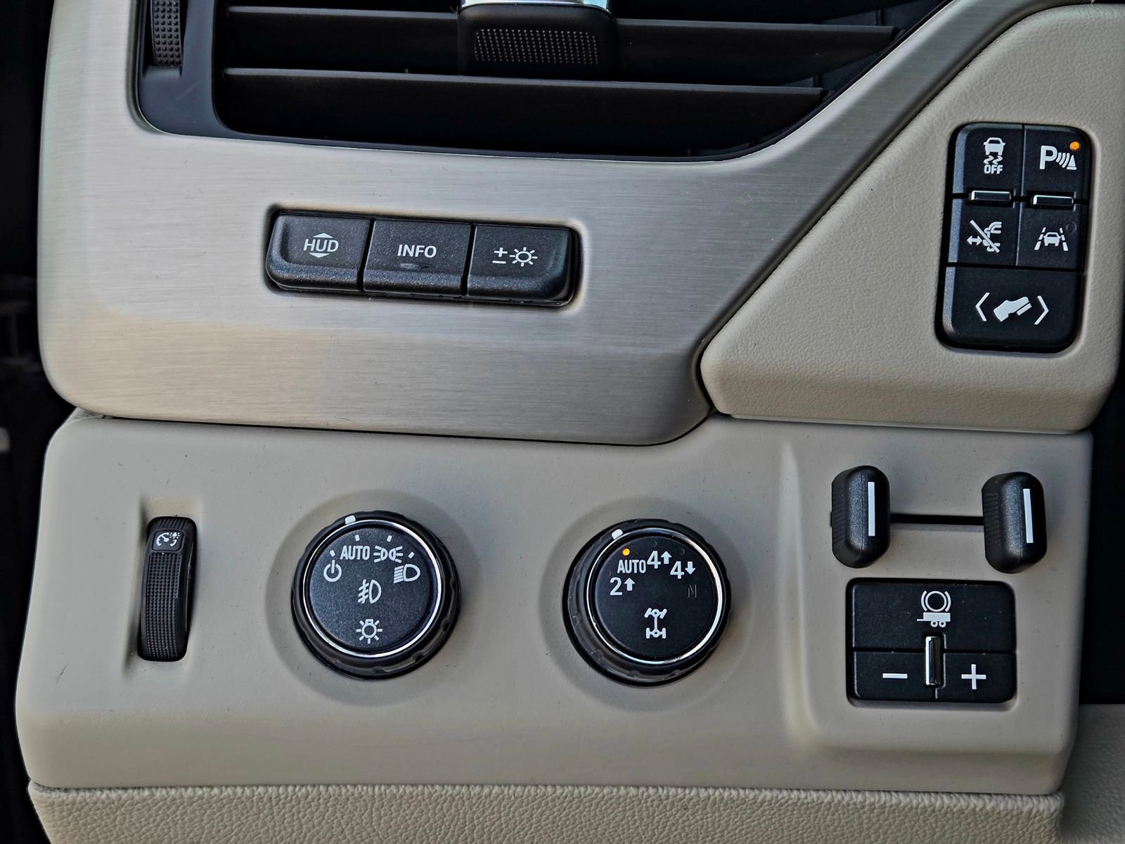 Used 2019 GMC Yukon Denali w/ Denali Ultimate Package image 23