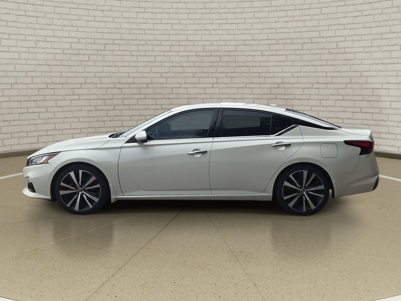 Used 2020 Nissan Altima 2.5 Platinum image 8