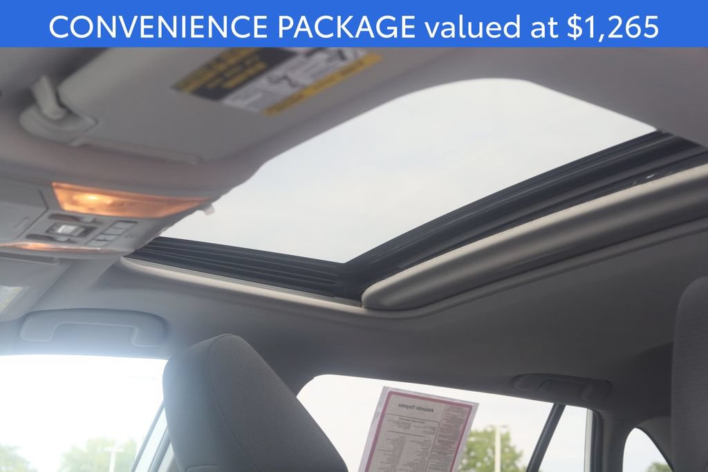 Certified 2020 Toyota RAV4 XLE w/ Convenience Package AWD/4WD image 4