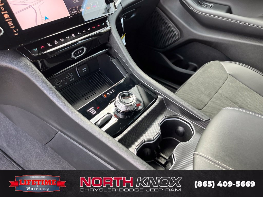 New 2027 Jeep Grand Cherokee 4WD image 13