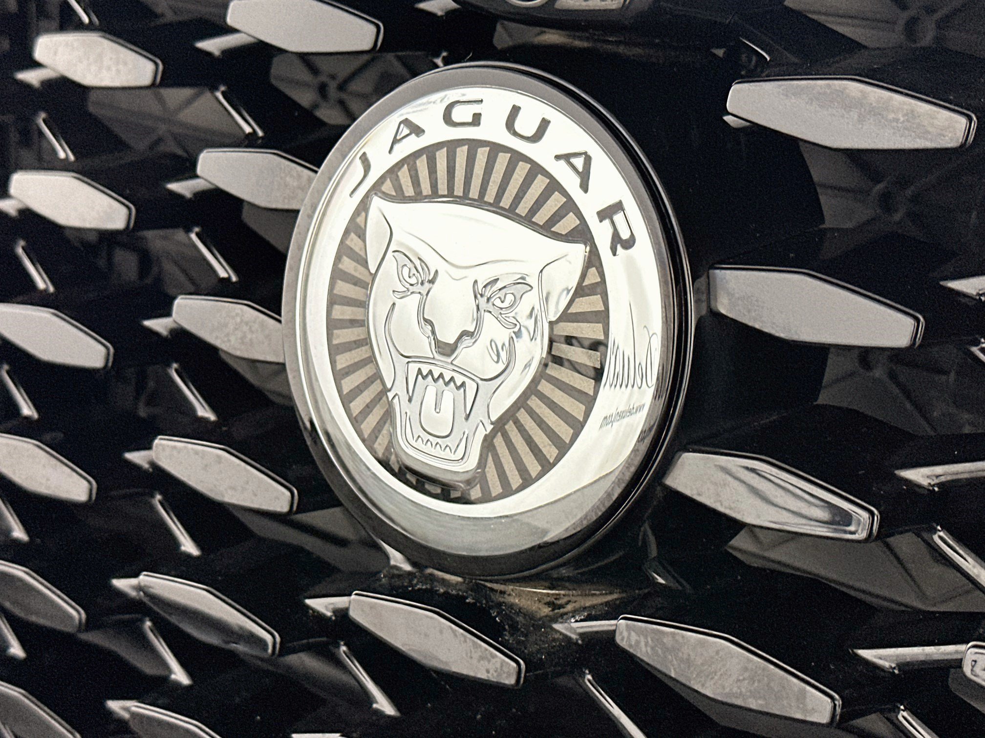 Used 2025 Jaguar F-PACE SVR AWD/4WD image 35