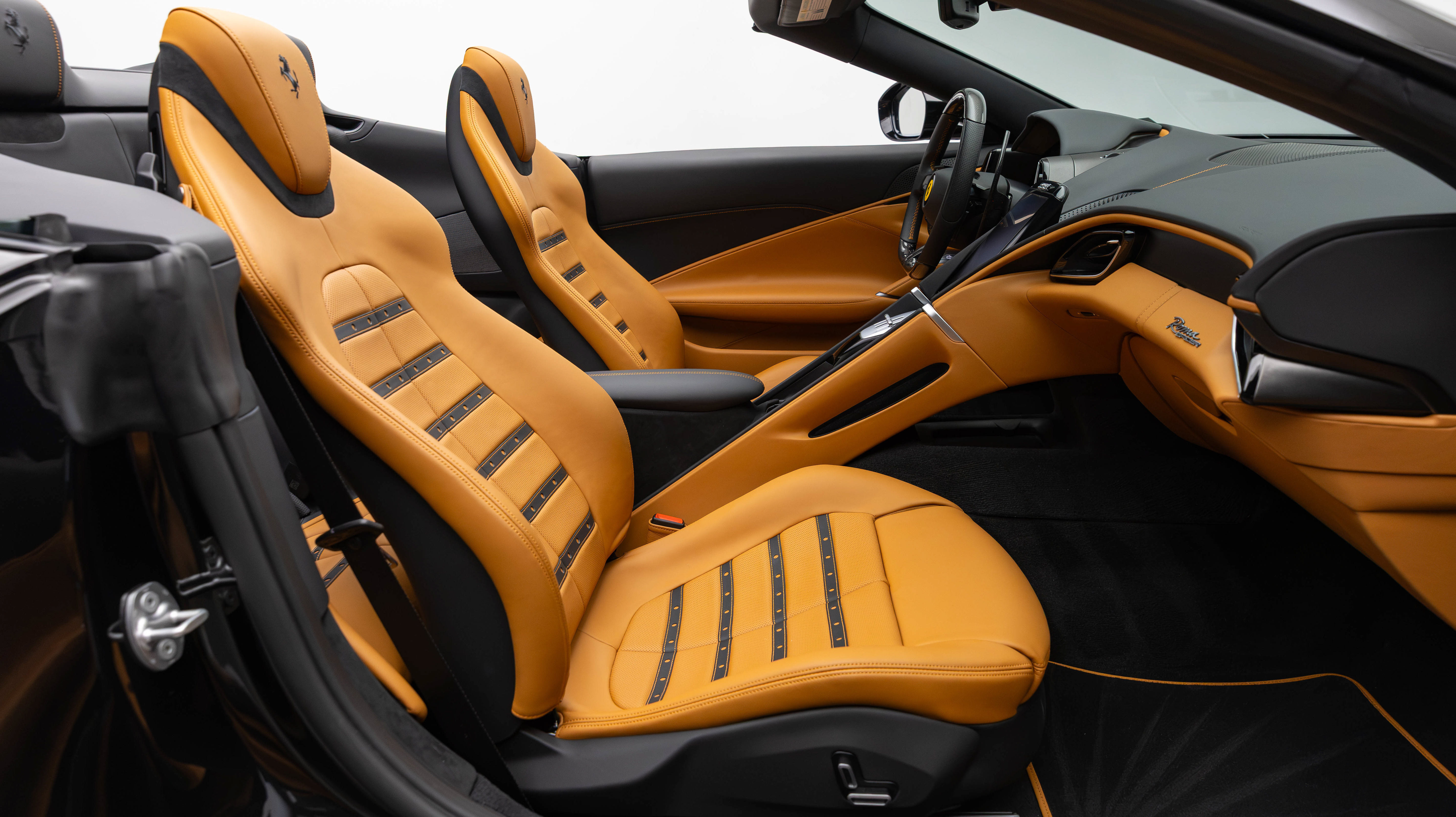 Certified 2025 Ferrari Roma Spider RWD image 47
