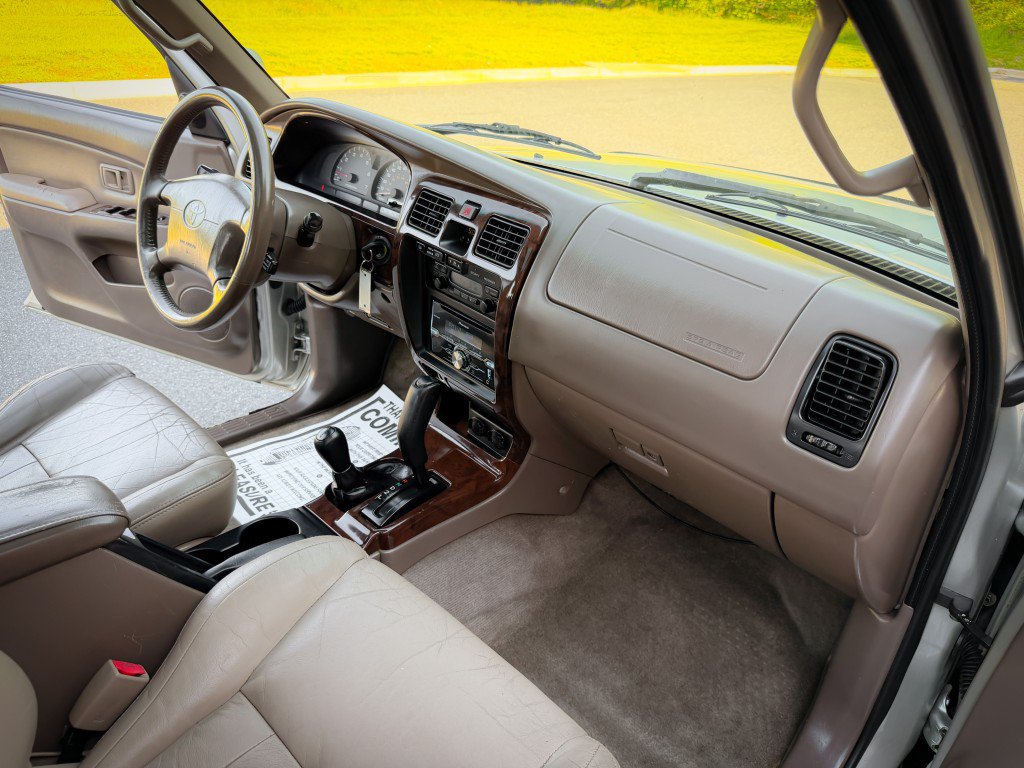 Used 2002 Toyota 4Runner Limited AWD/4WD image 27