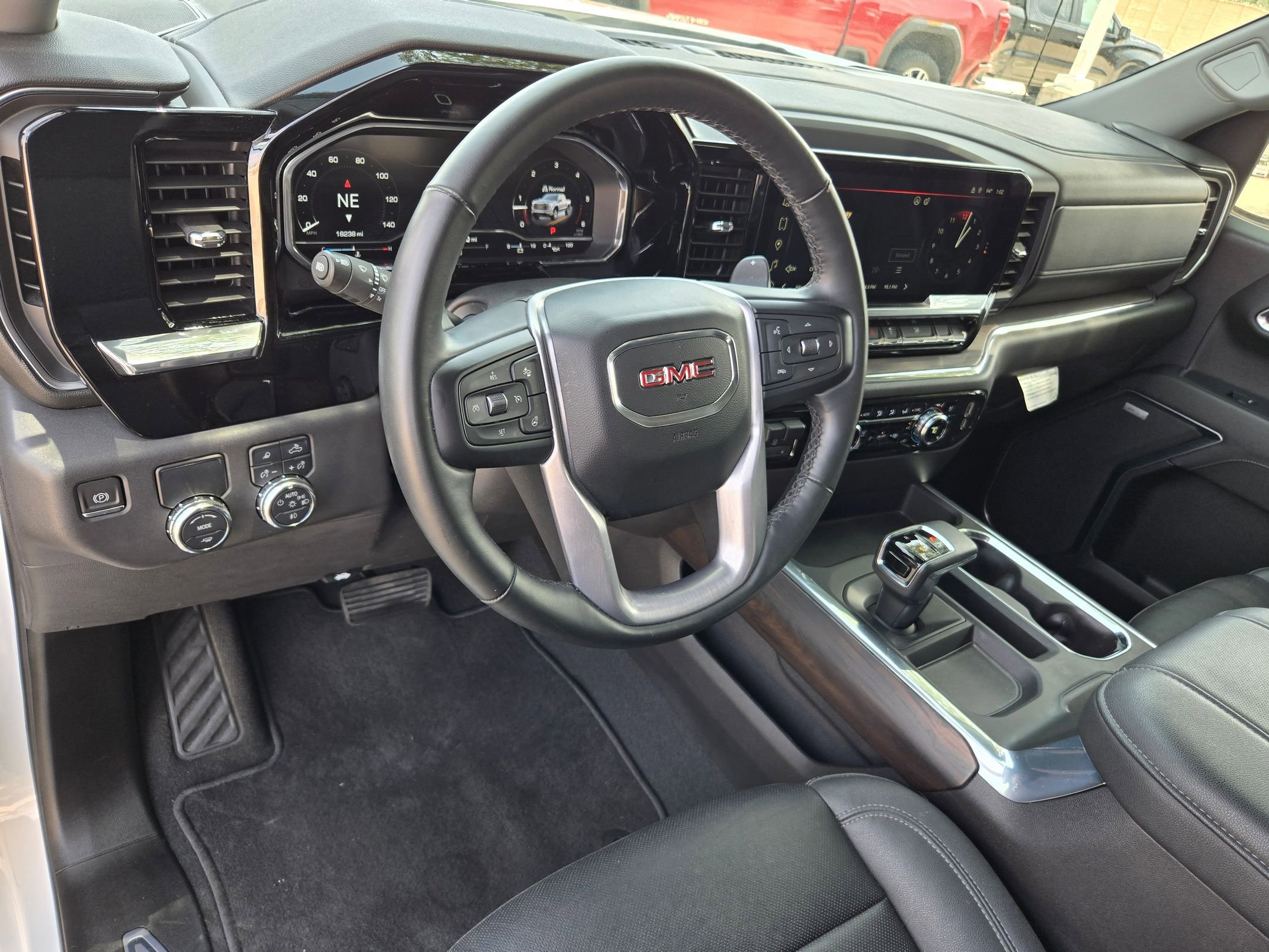 Certified 2024 GMC Sierra 1500 SLT RWD image 10