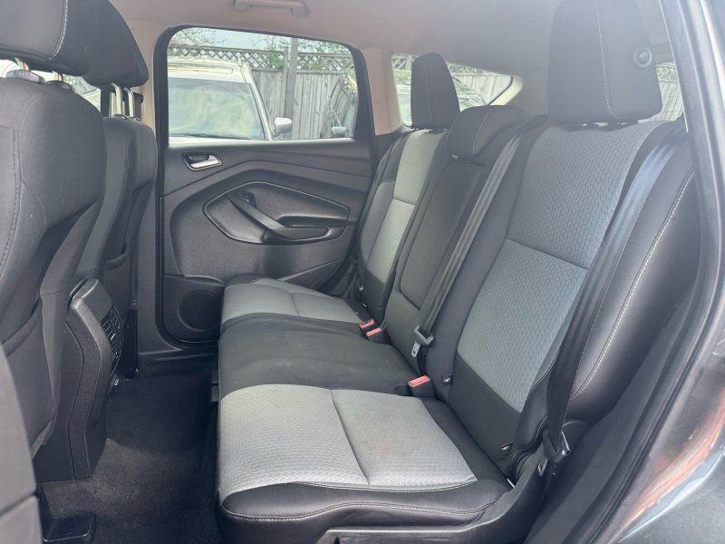 Used 2017 Ford Escape SE FWD image 16