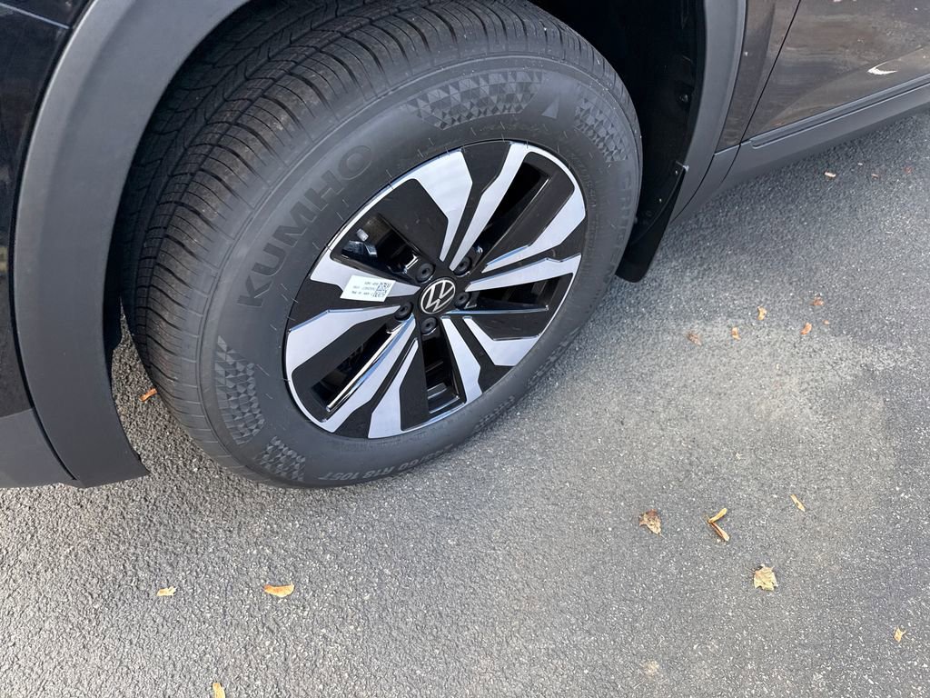 New 2026 Volkswagen Atlas SE image 2