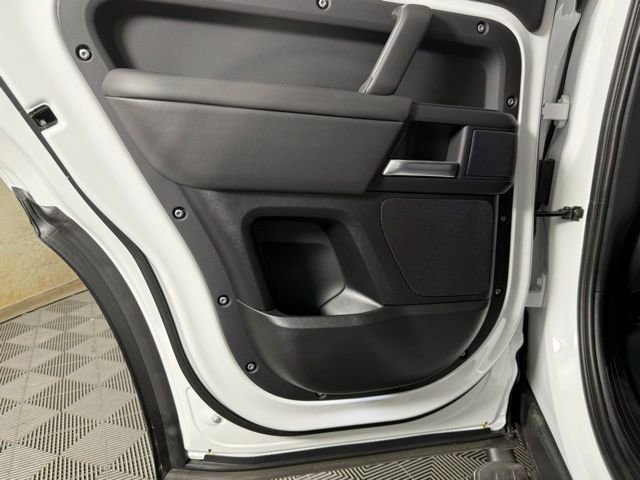 New 2026 Land Rover Defender 110 X-Dynamic SE AWD/4WD image 23