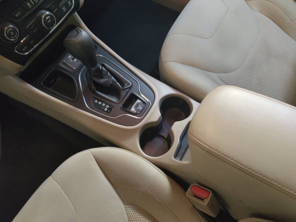 Used 2019 Jeep Cherokee Latitude w/ Popular Appearance Group image 26