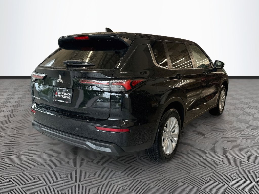 New 2026 Mitsubishi Outlander ES FWD image 5