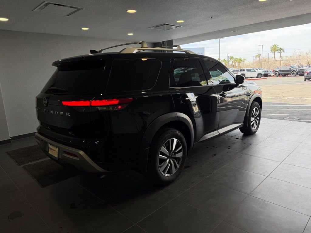 Used 2025 Nissan Pathfinder SL image 5