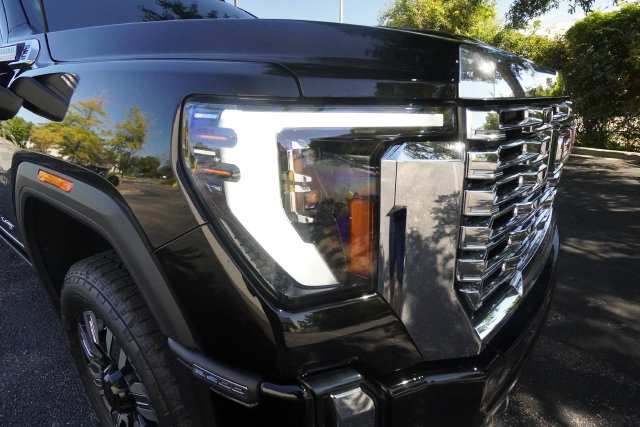 Used 2024 GMC Sierra 3500 Denali AWD/4WD image 35