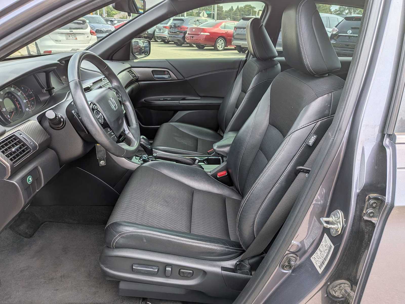 Used 2016 Honda Accord Sport image 14