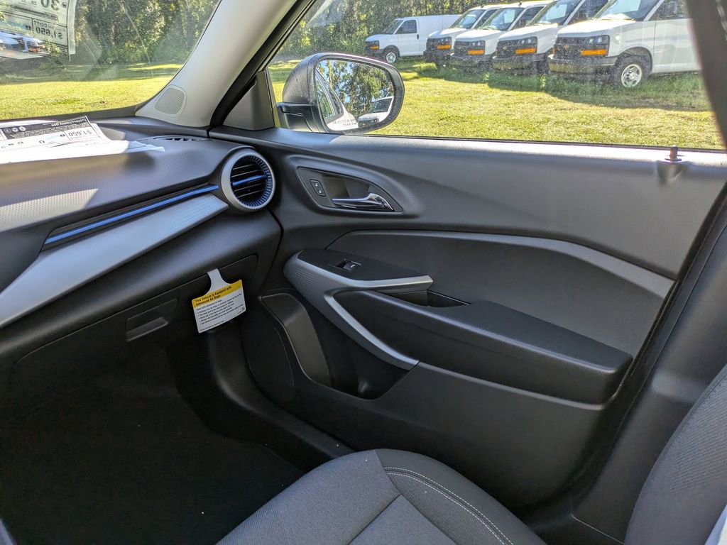 New 2026 Chevrolet Trax LS w/ Driver Confidence Package image 16