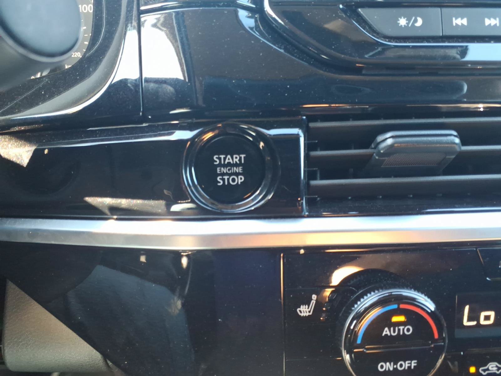 Used 2025 Nissan Pathfinder SV FWD image 24