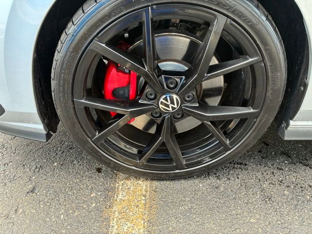 Used 2024 Volkswagen GTI SE w/ SE Leather Seats Package image 9