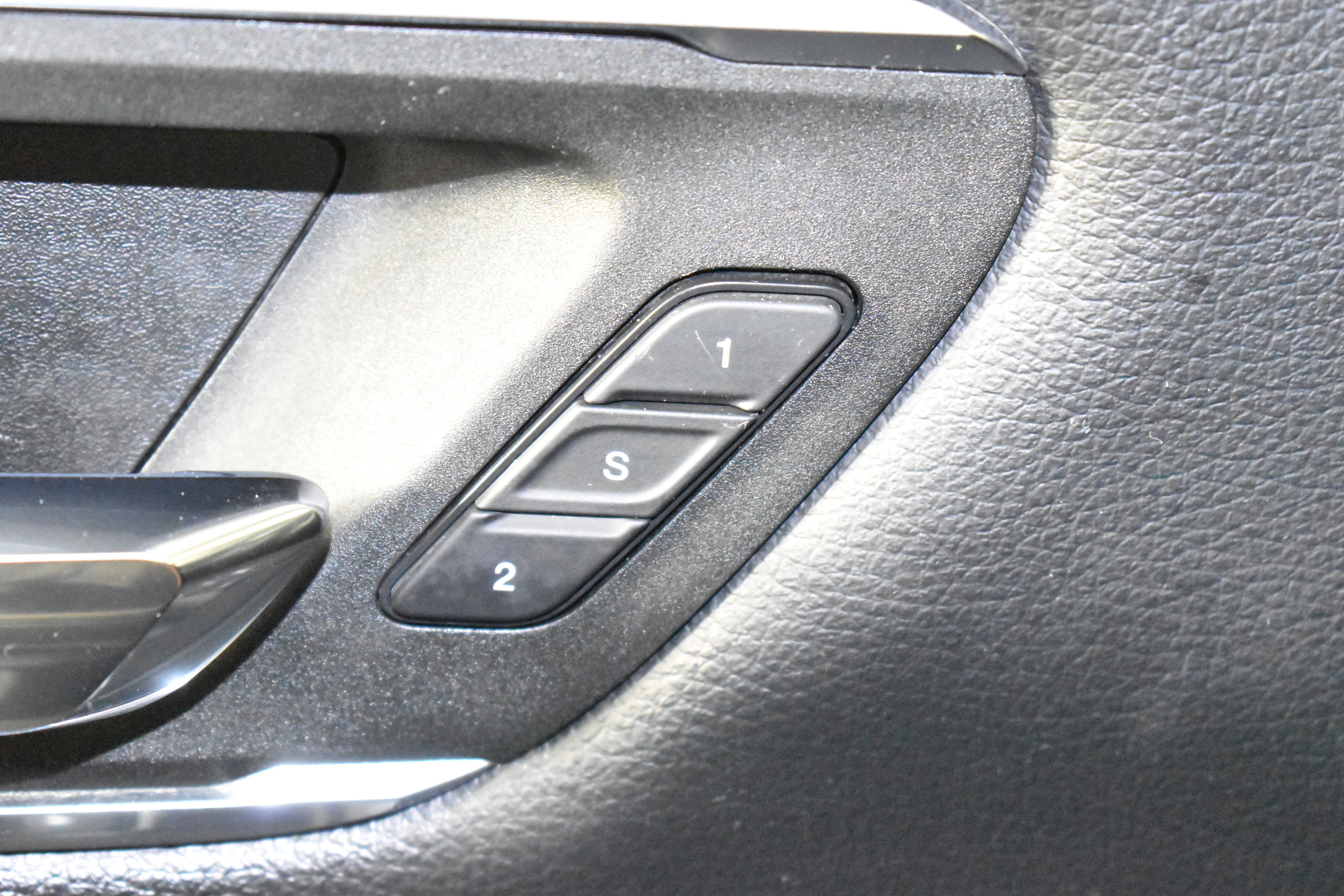 Used 2025 RAM 1500 Laramie image 40