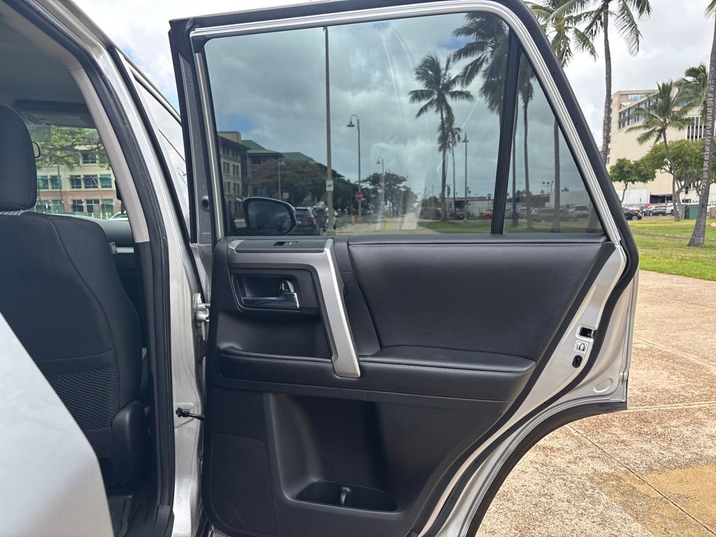 Used 2016 Toyota 4Runner SR5 RWD image 16