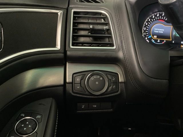 Used 2016 Ford Explorer Platinum image 22