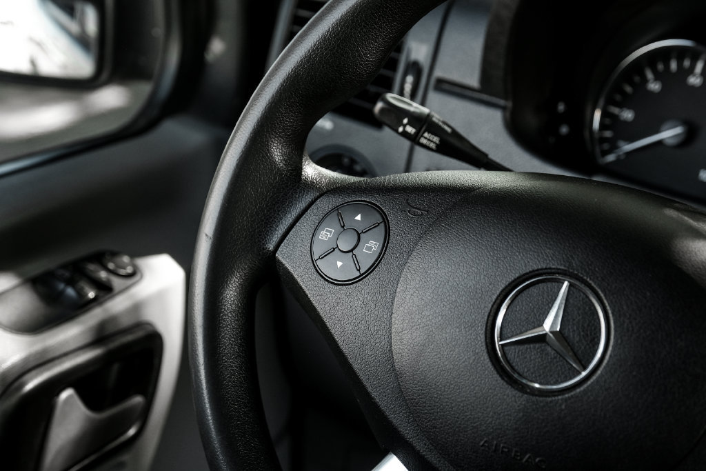 Used 2015 Mercedes-Benz Sprinter 2500 image 26