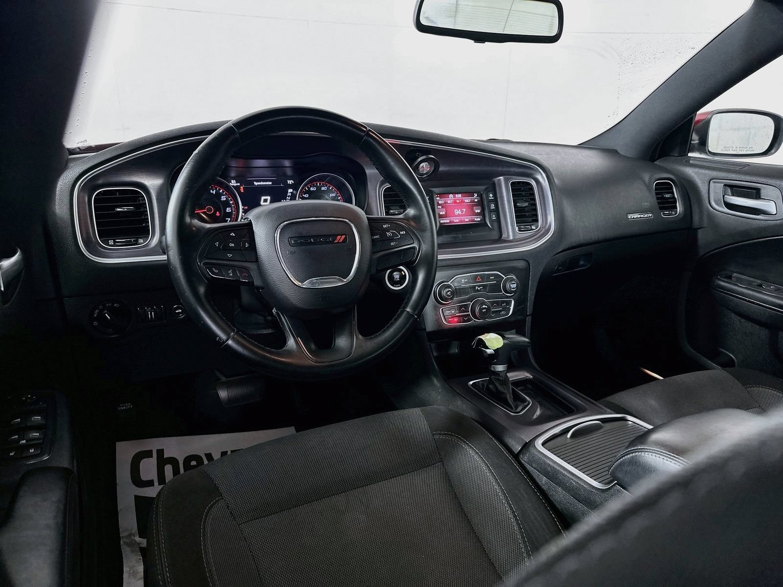 Used 2015 Dodge Charger SE w/ Power Sunroof Group RWD image 19
