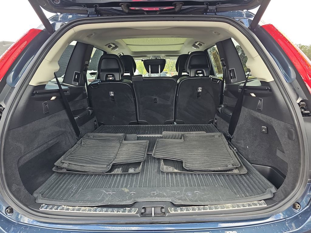 Used 2020 Volvo XC90 T5 Momentum w/ Protection Package image 15
