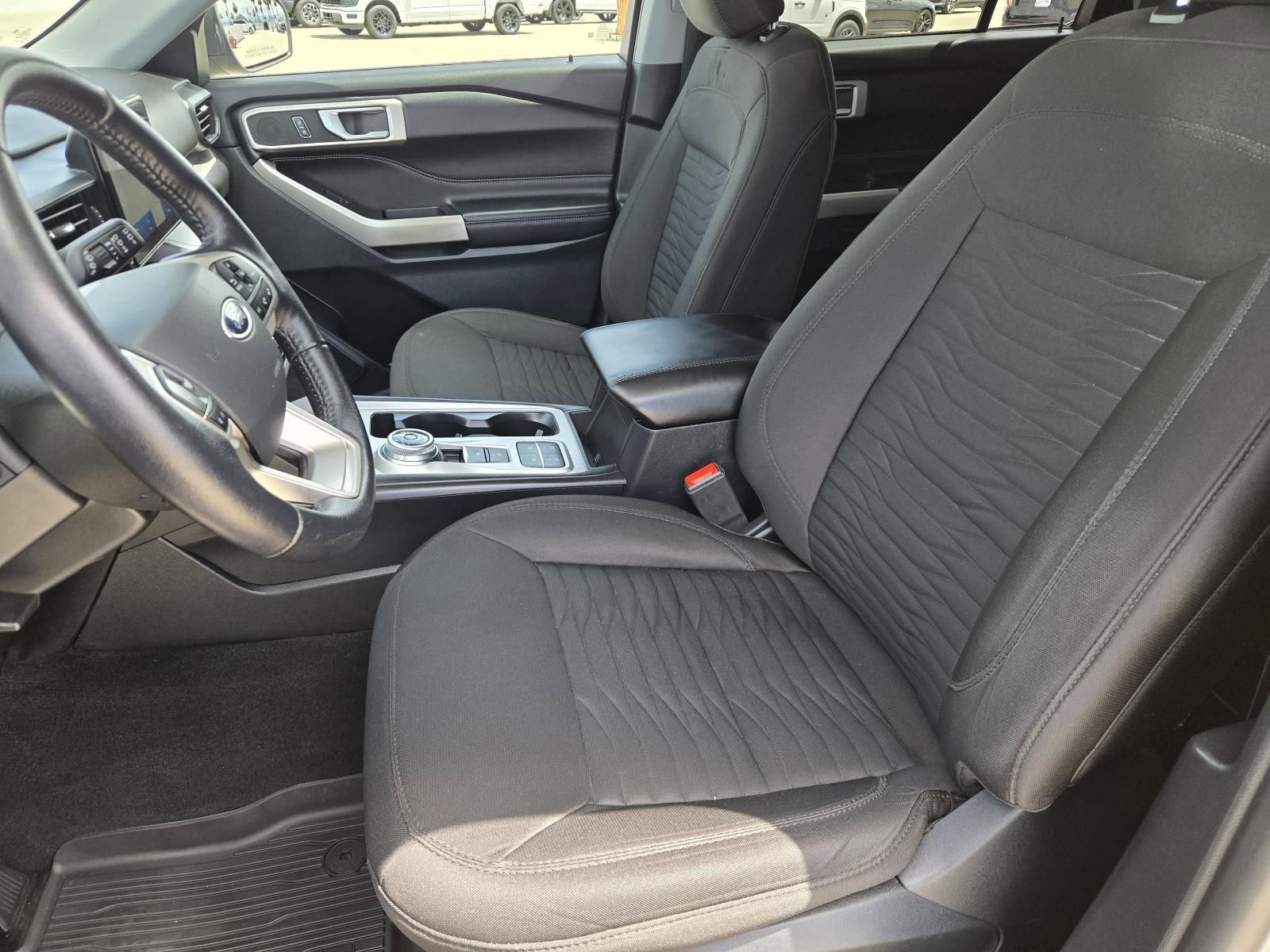 Used 2021 Ford Explorer XLT RWD image 23
