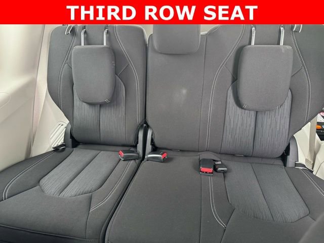 Used 2023 Chrysler Voyager LX image 7
